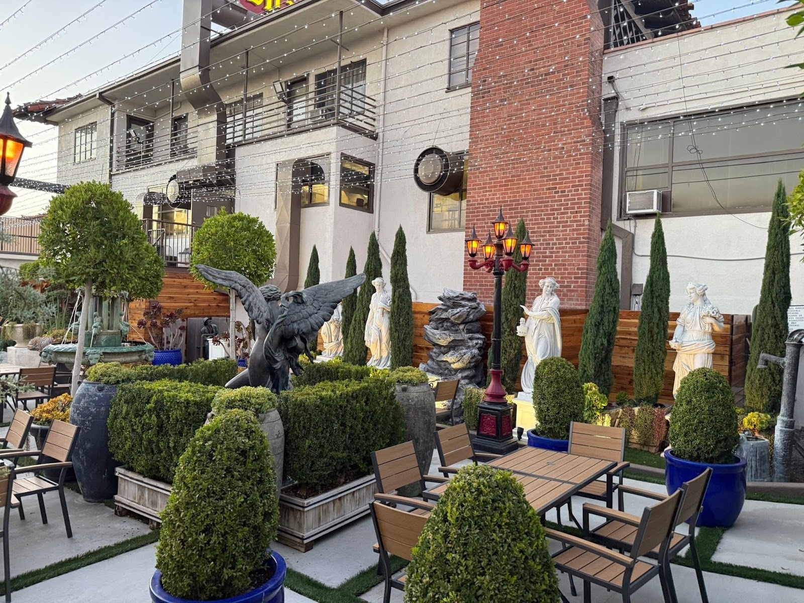 Magic Lamp Inn